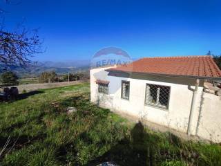 Foto - Vendita villa con giardino, Ventimiglia di Sicilia, Costa Tirrenica Siciliana