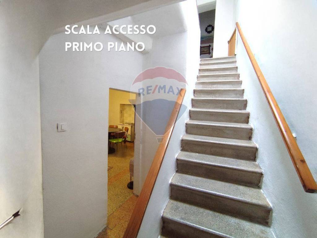 Scala accesso primo piano