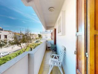 BALCONE CON ACCESSO DALLA CUCINA E DAL SOGGIORNO