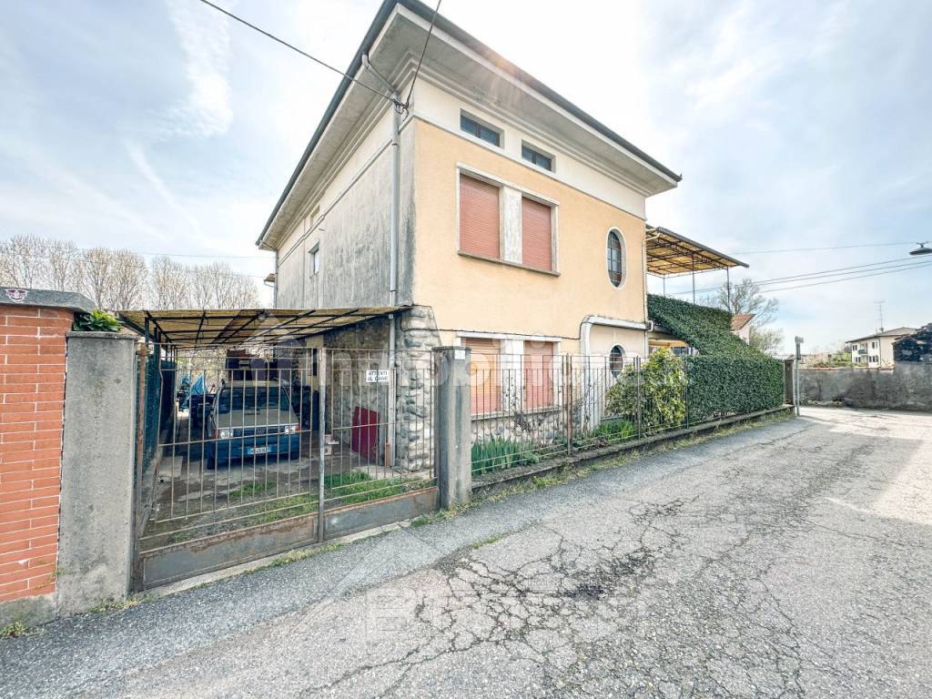 casa vendita gattinara esterno3 wmk 0