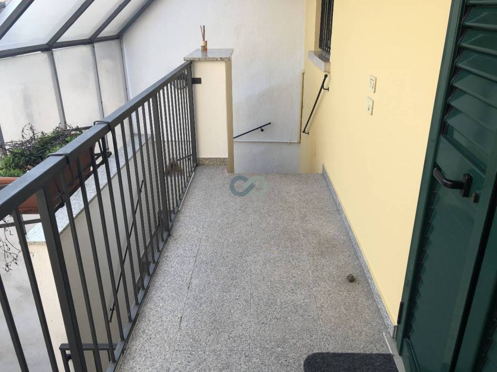 INTERA PALAZZINA RESIDENZIALE A REDDITO 28