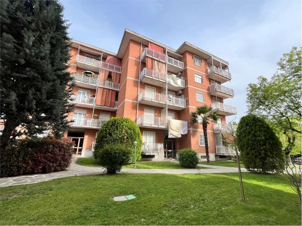 FRONTE CONDOMINIO