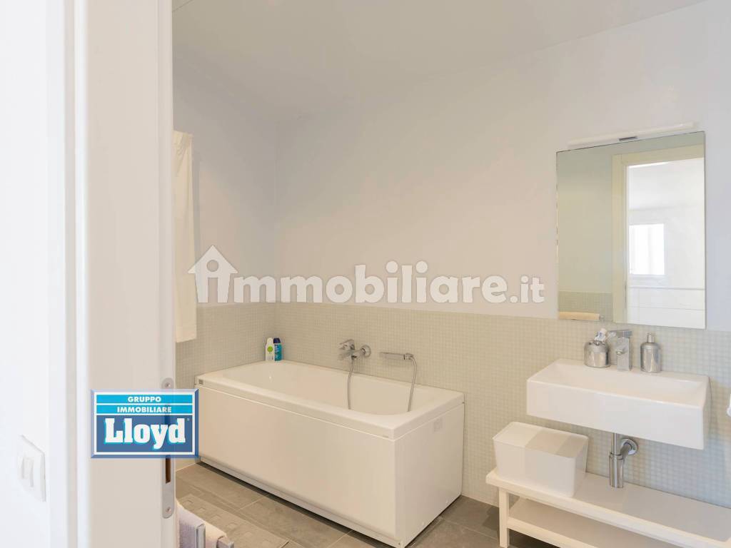 12 bagno sopra copia.jpg