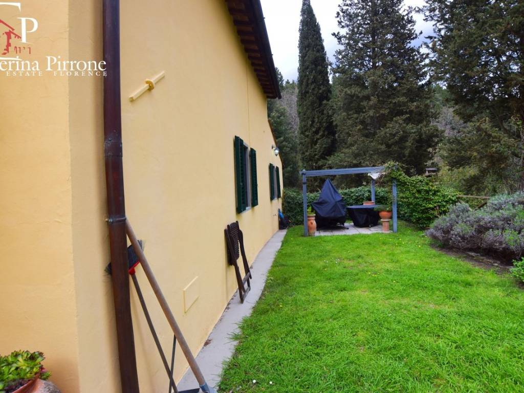 FIESOLE SIECI VENDESI TERRATETTO CON GIARDINO