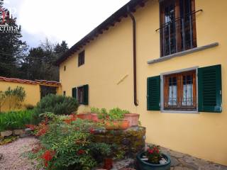 FIESOLE SIECI VENDESI TERRATETTO CON GIARDINO