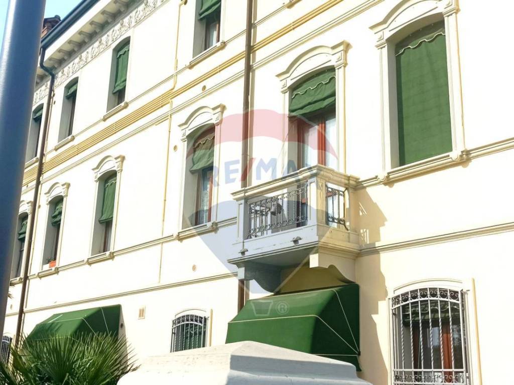 Rent Apartment Ferrara. 2room flat, Good condition, second floor