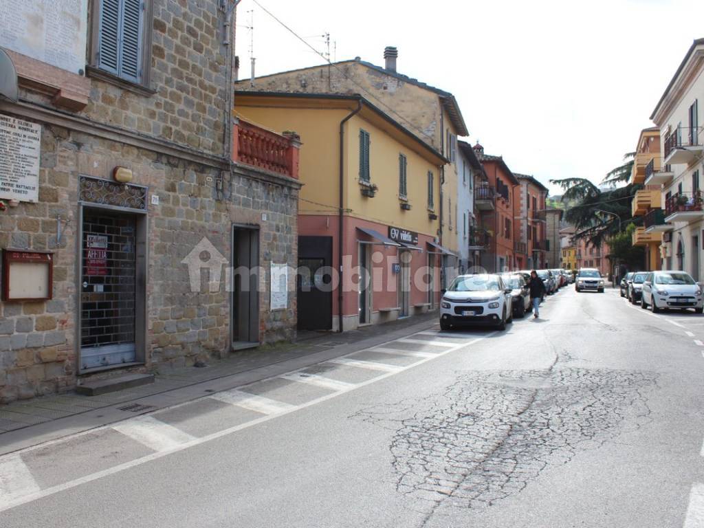 Locale commerciale Ponte Valleceppi