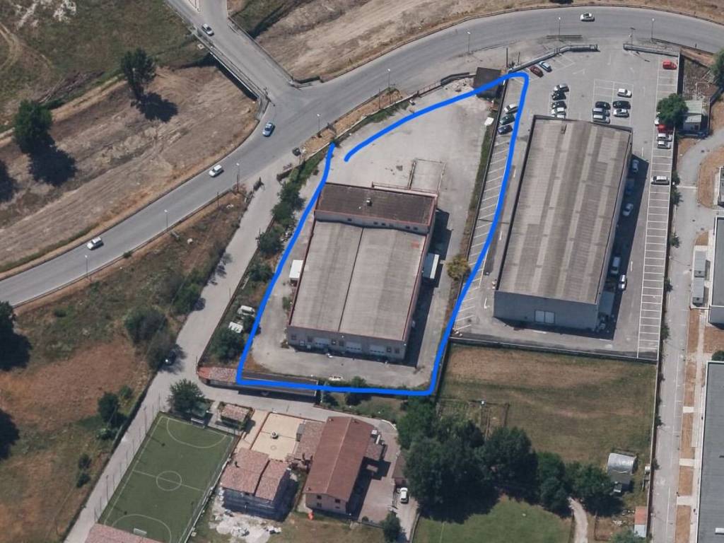 Capannone via giovanni gronchi, pile, l'aquila