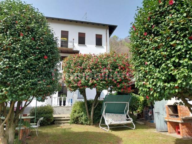 Villa con giardino