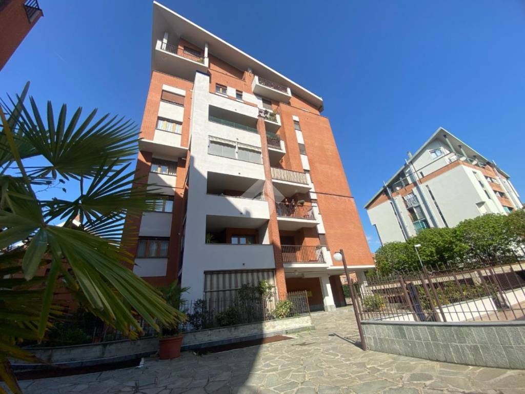 Vendita Appartamento Rivoli. Quadrilocale in via Tevere 31. Buono stato ...