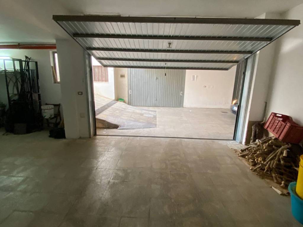 Garage - box via alcide de gasperi, alezio