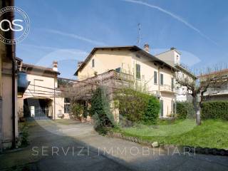 LA CASA VISTA DAL CORTILE