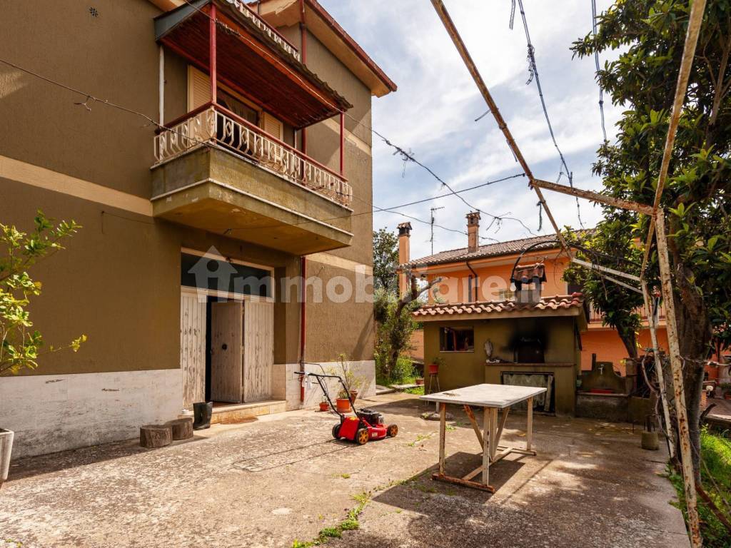 VILLA UNIFAMILIARE A GALLICANO NEL LAZIO