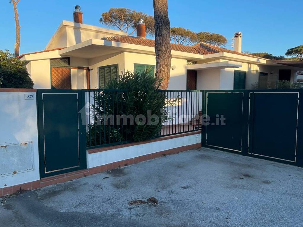 Sale Two-family villa in via dell'Erica 314 Cellole. Good condition ...