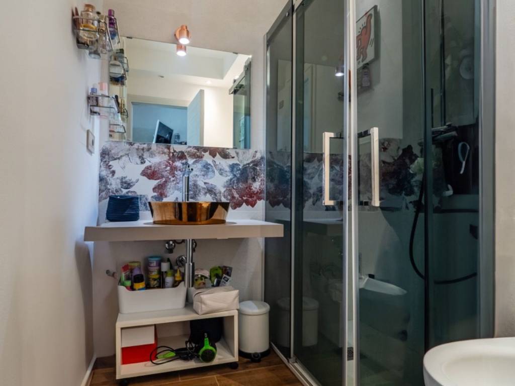 Bagno Finestrato con Doccia_V1