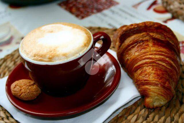 colazione-cappuccino-caffè-e1548672995688