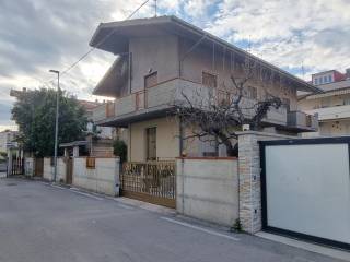 Foto - Si vende Appartamento con terrazzo, Litorale Abruzzese, Montesilvano