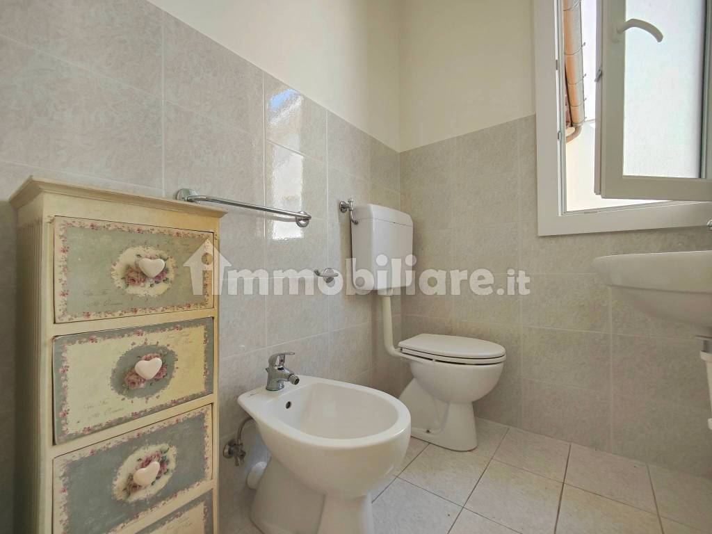 bagno uno finestrato