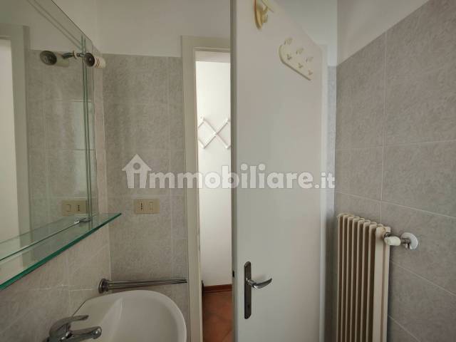 bagno due doccia finestrato