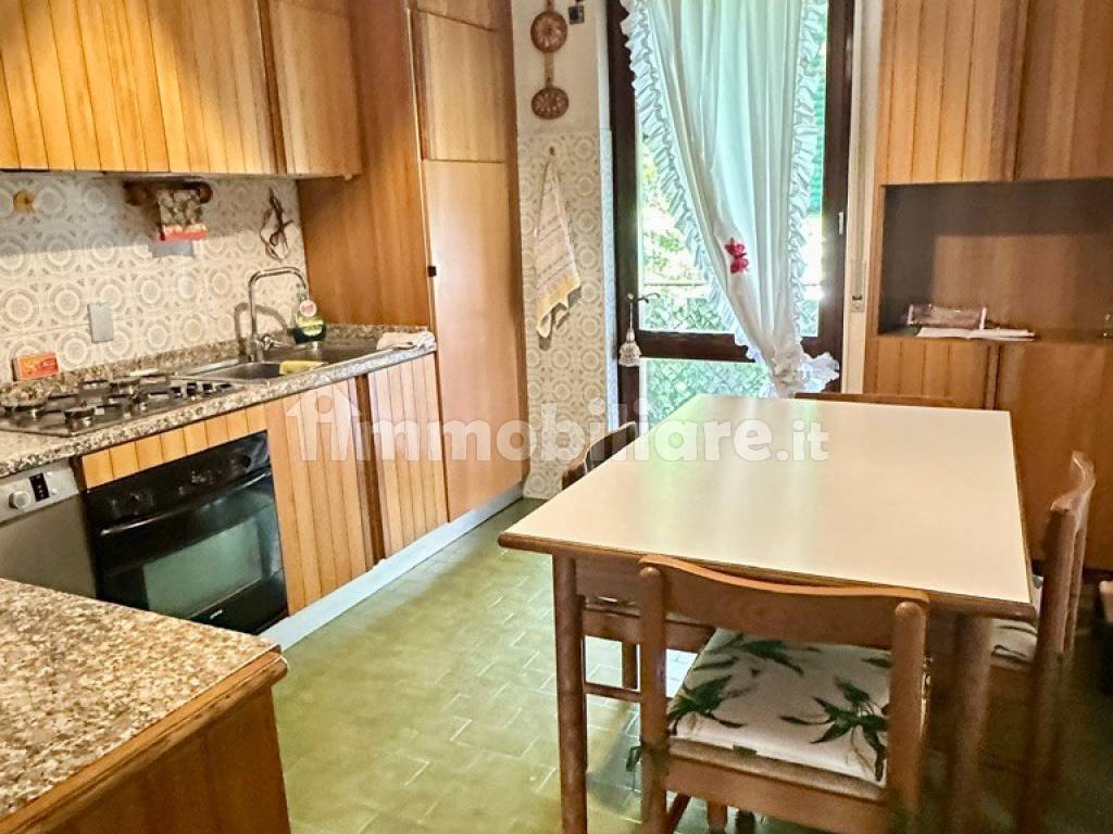 Sale Apartment Vicenza. 4room flat, To be refurbished, second floor