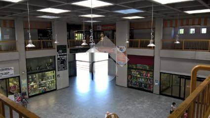 interno centro commerciale 2