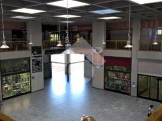 interno centro commerciale 2