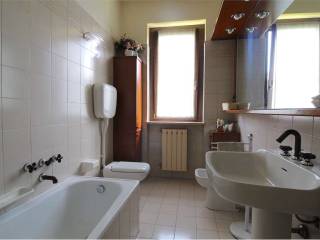 BAGNO CON VASCA PRIMO PIANO