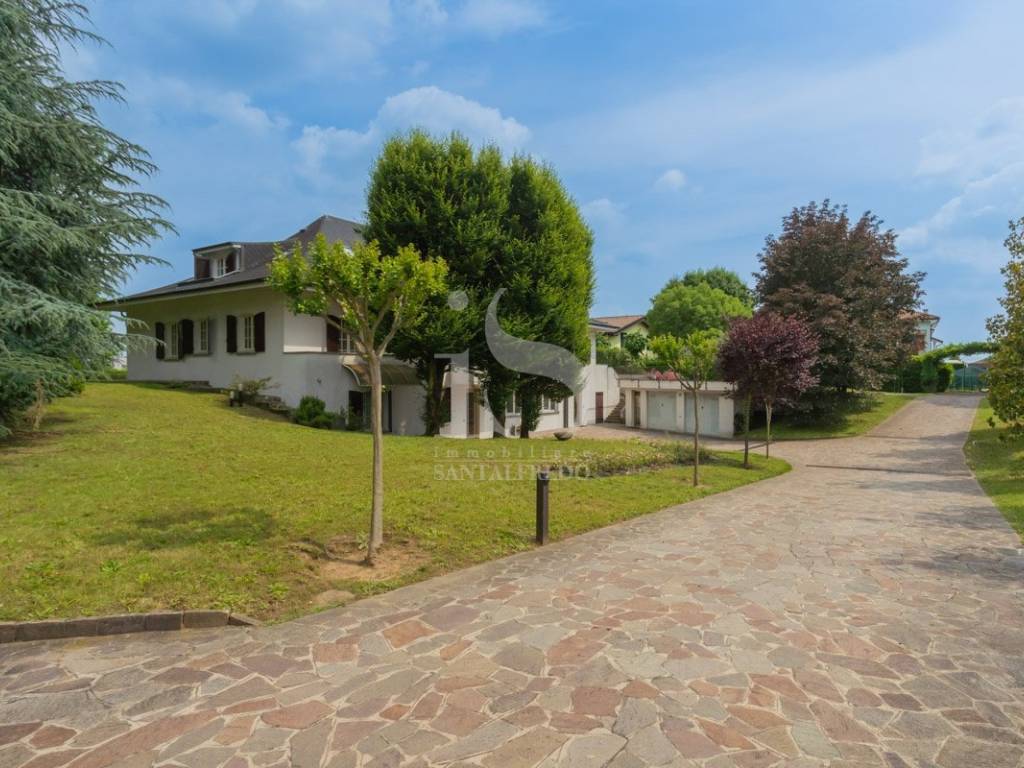 Villa in Monza e Brianza Usmate Velate