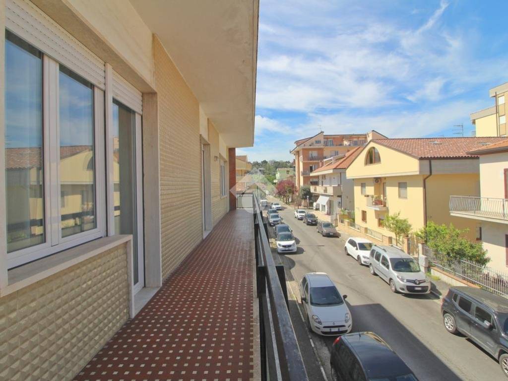 10 - Balcone camere (6)