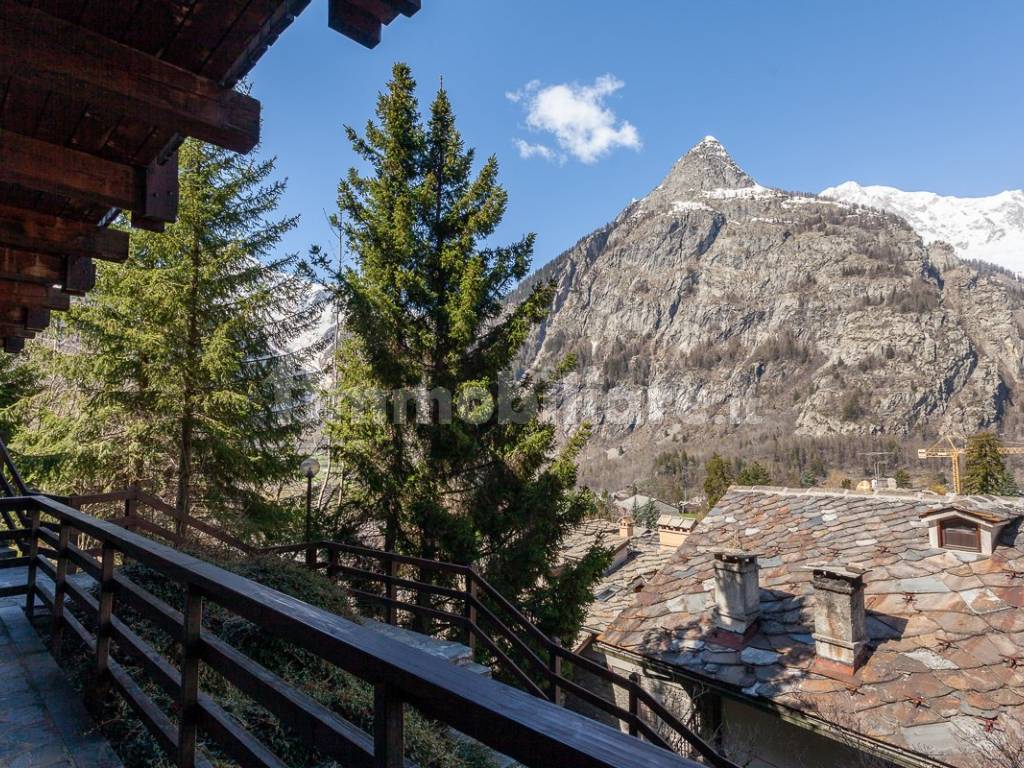 Courmayeur Villair Trilocale con Vista