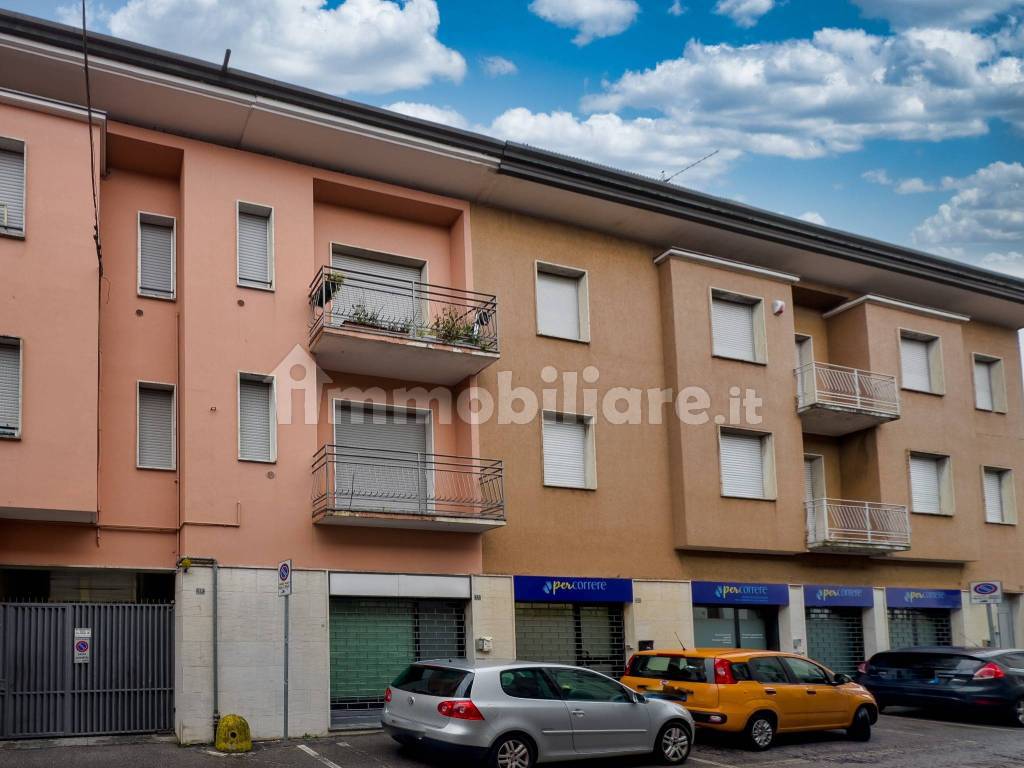 Vendita Appartamento in via Alessandro Volta 1. Desio. Buono stato, primo  piano, con balcone, riscaldamento autonomo, rif. 110935065