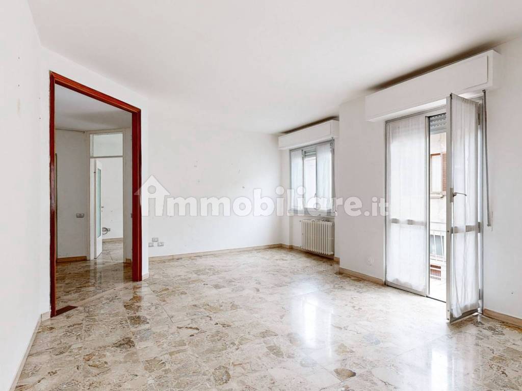 Vendita Appartamento in via Alessandro Volta 1. Desio. Buono stato, primo  piano, con balcone, riscaldamento autonomo, rif. 110935065