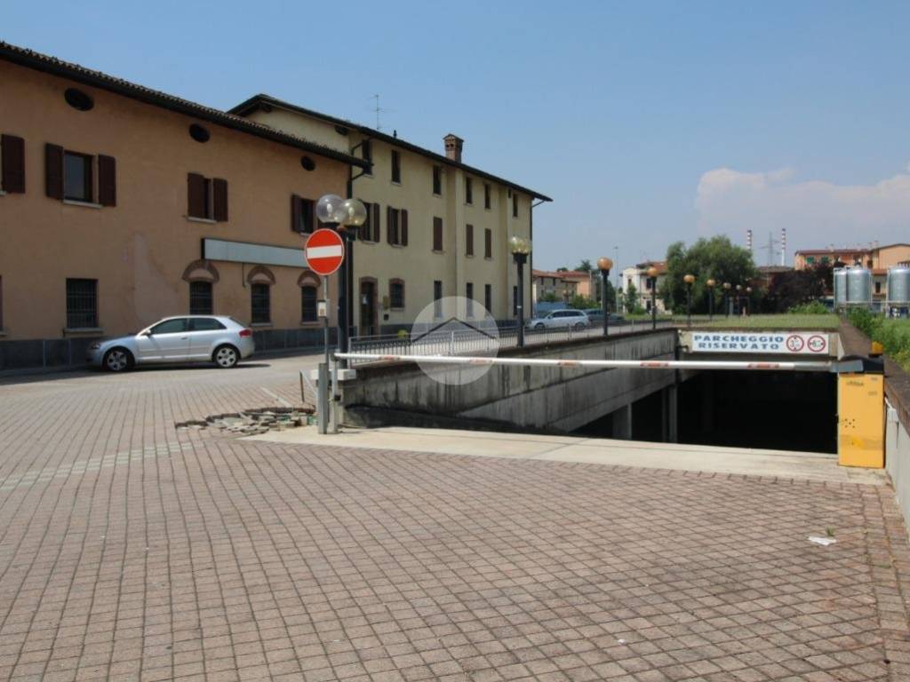 Garage - box viale duca degli abruzzi 112, villaggio ferrari - duca degli abruzzi, brescia