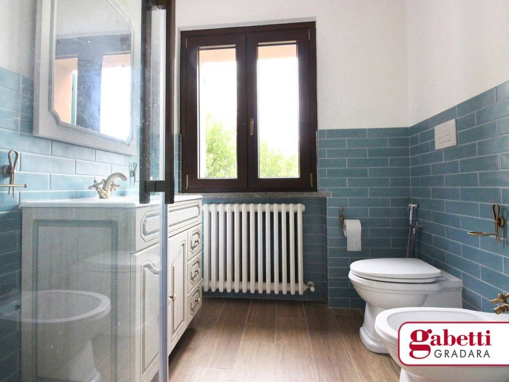 bagno piano primo 3.jpg