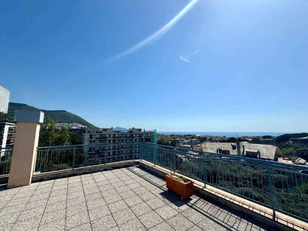 appartamento con terrazzo genova quarto vista mare