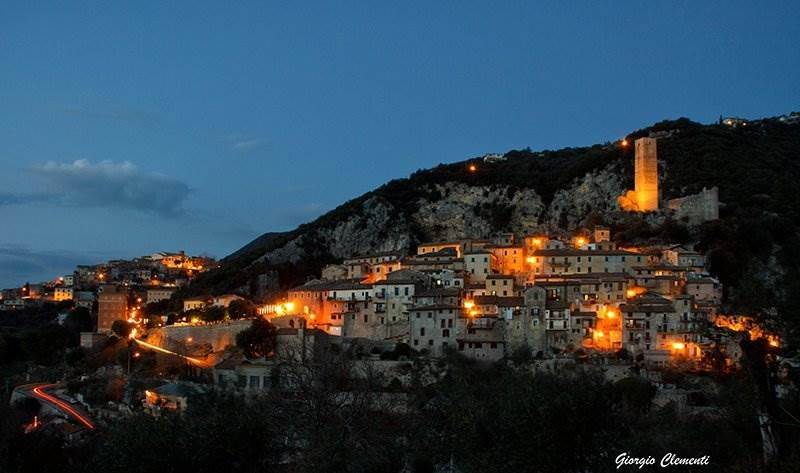 Bilocale ottimo stato, piano terra, centro, poggio catino