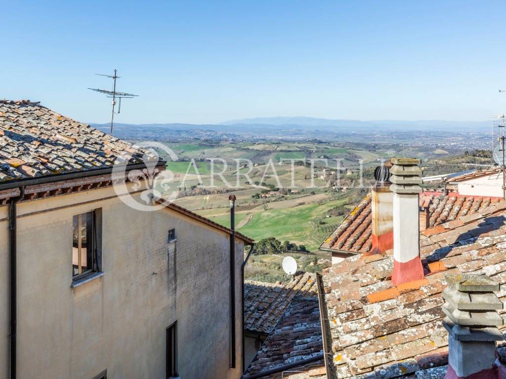 Panoramico appartamento da ristrutturare a Montepu