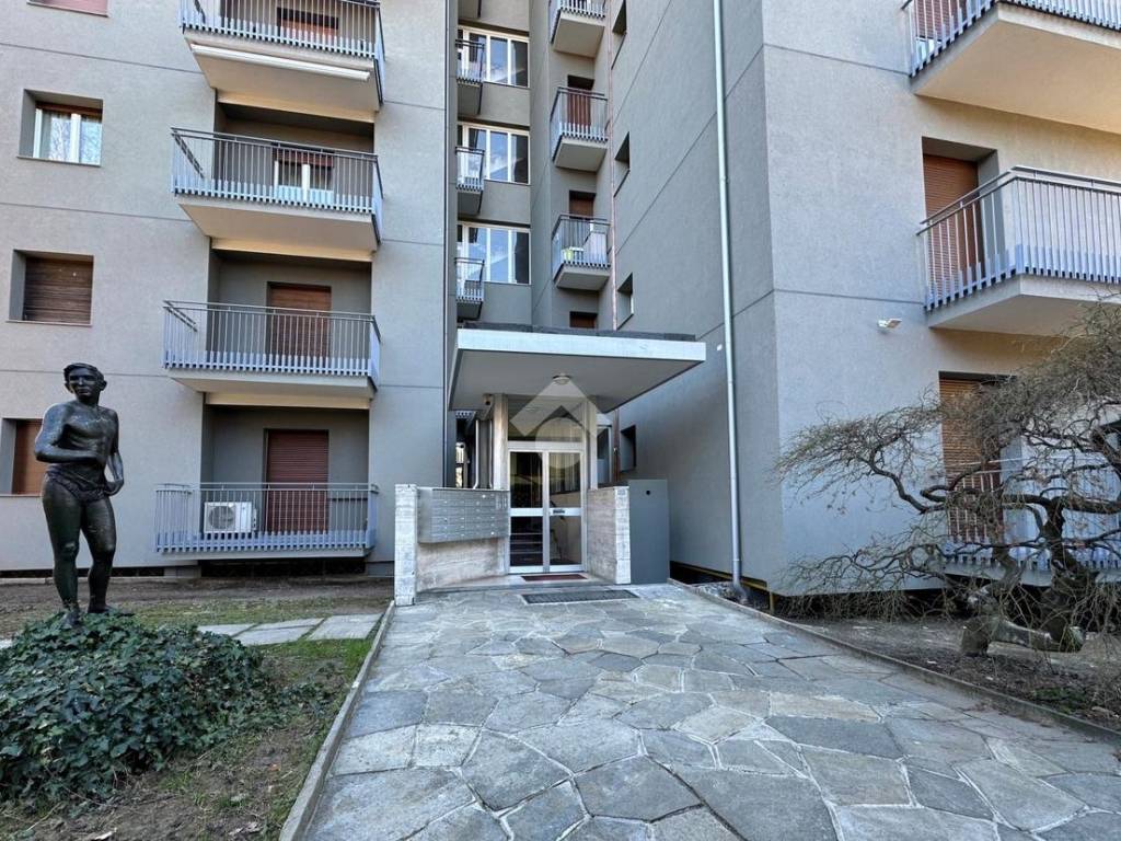 ingresso condominiale