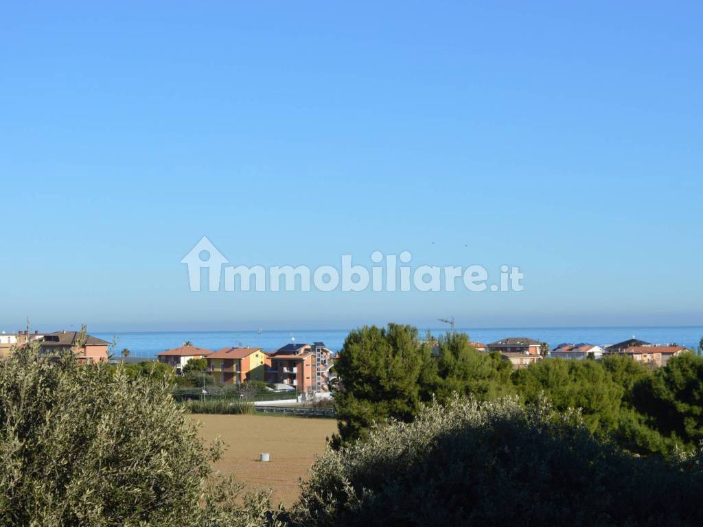 Vista mare dalla riservata ed ampia terrazza