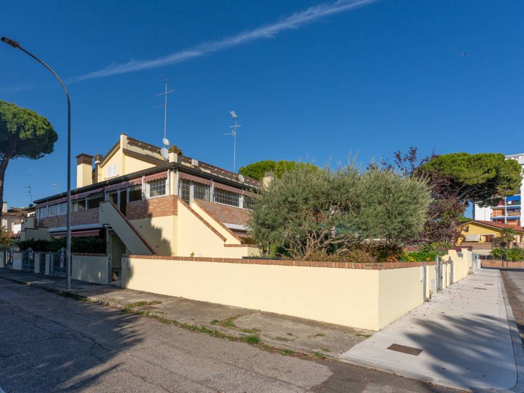 Villa plurifamiliare via giuseppe parini, lido degli estensi, comacchio