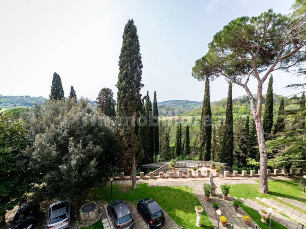 Porzione di villa storica in affitto - vista