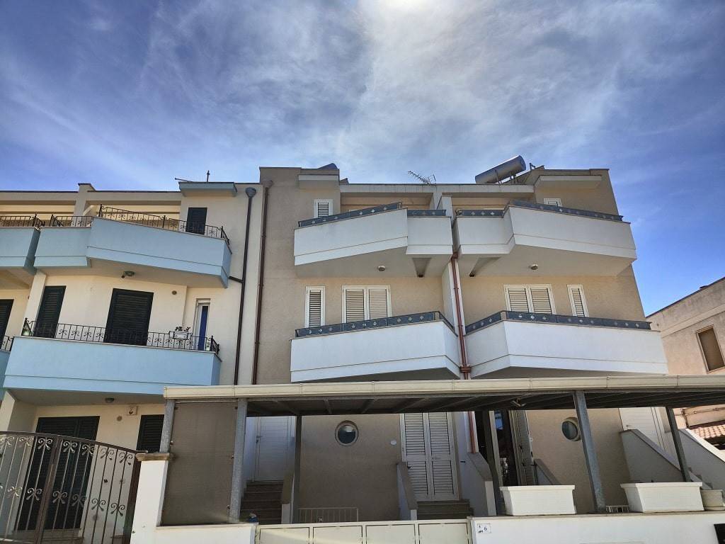 Villa bifamiliare rimembranze, 6, torre san giovanni, ugento