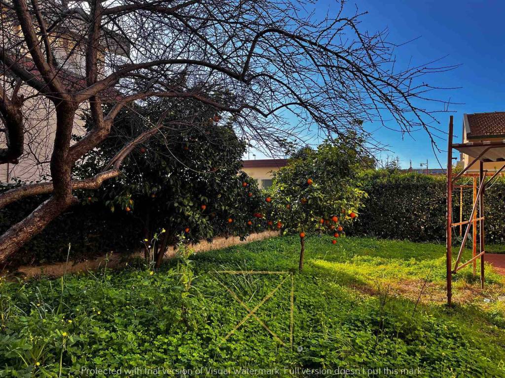 GIARDINO PRIVATO CON ACCESSO DIRETTO DALL'APPARTAM