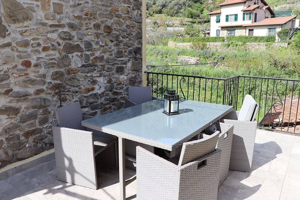 Dolceacqua-Liguria-village-house-for-sale-le-46001