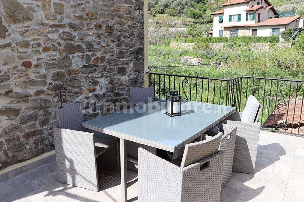 Dolceacqua-Liguria-village-house-for-sale-le-46001