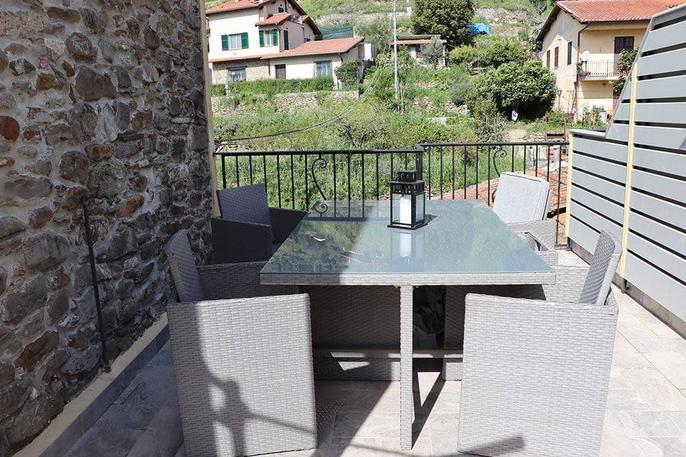 Dolceacqua-Liguria-village-house-for-sale-le-46001