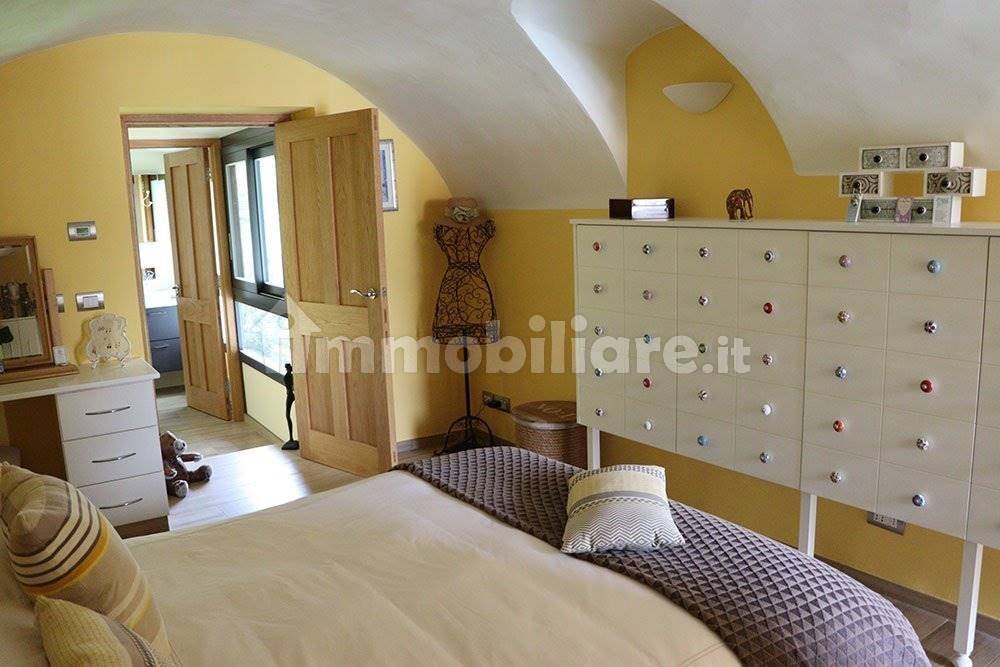 Dolceacqua-Liguria-village-house-for-sale-le-46001