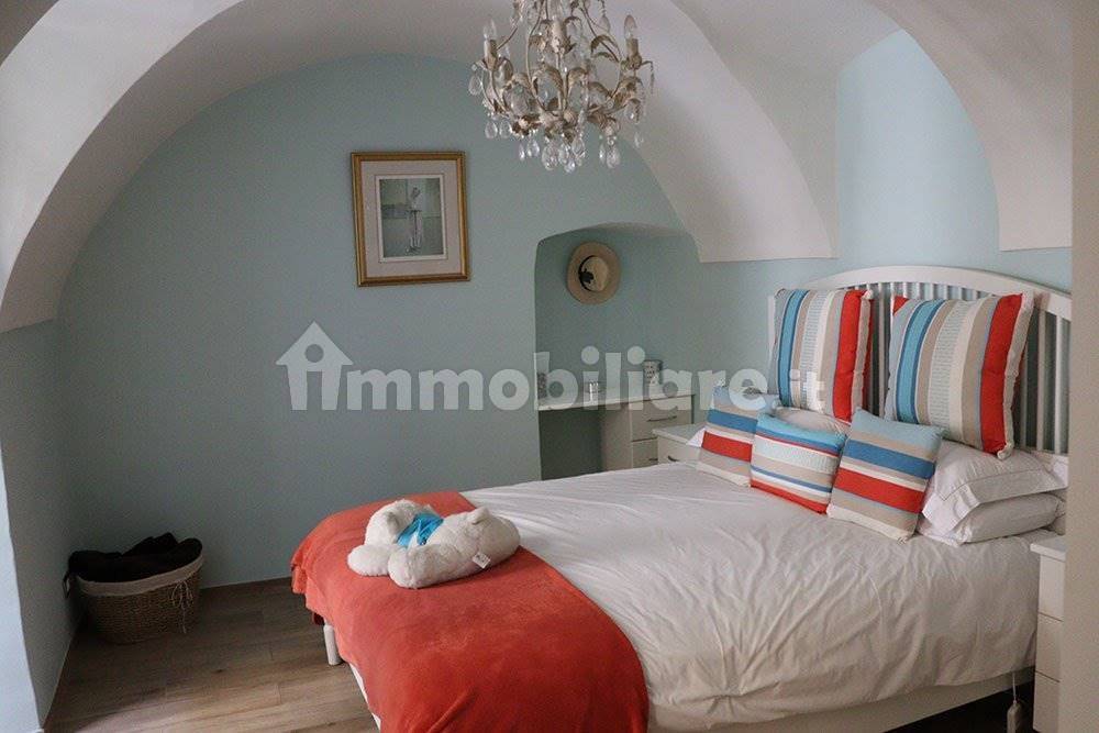 Dolceacqua-Liguria-village-house-for-sale-le-46001