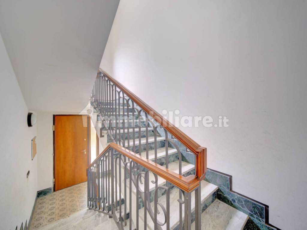 INTERNO SCALA