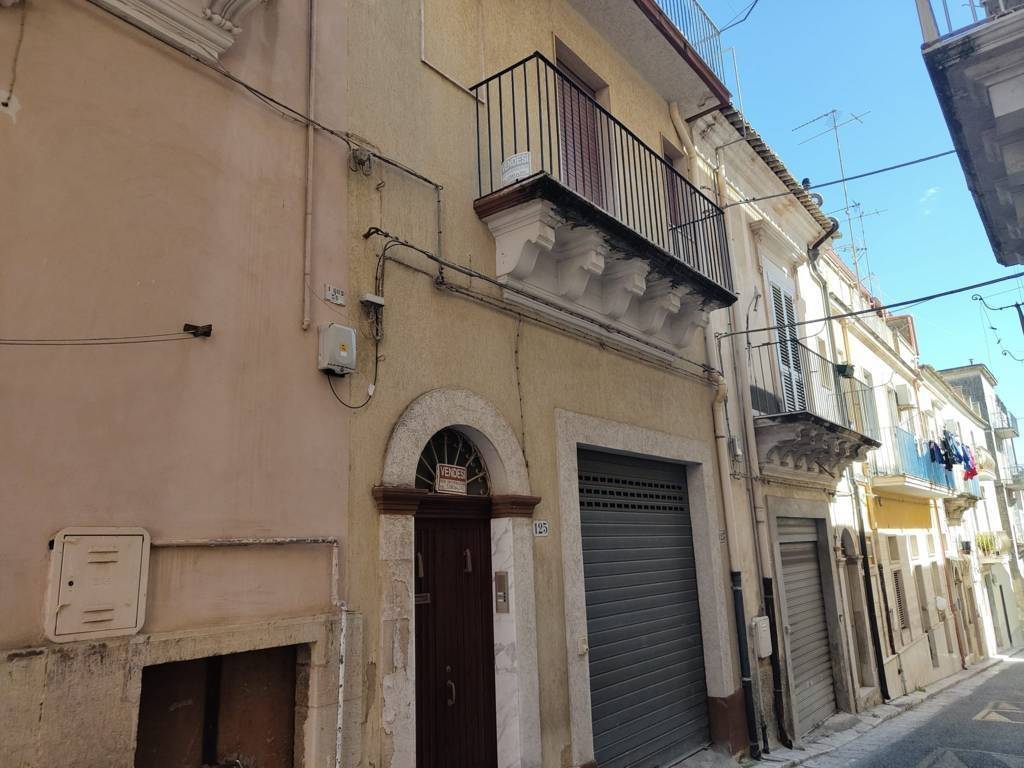Terratetto unifamiliare via generale guglielmo cartia 125, centro, ragusa